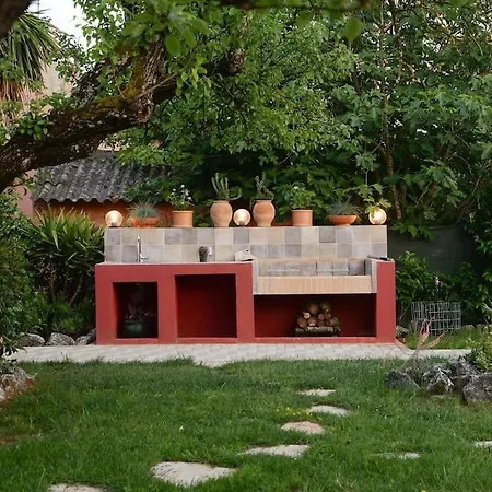 The Red House In * Dasziá