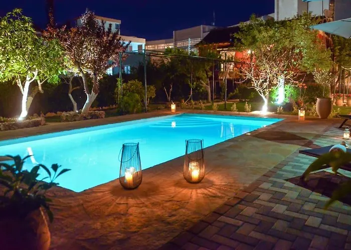 The Red House In Villa Dassia (Corfu)