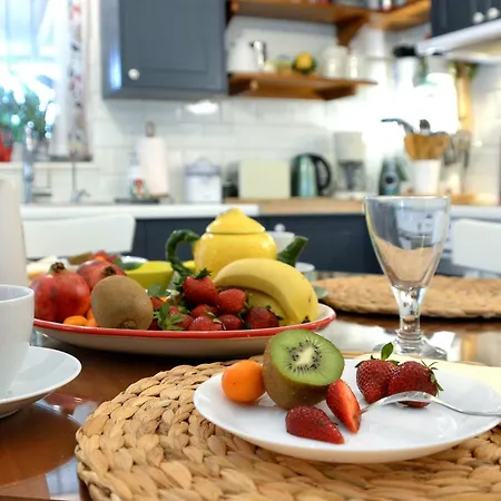 Vila The Red House In *