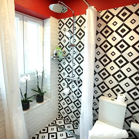 Vila The Red House In *